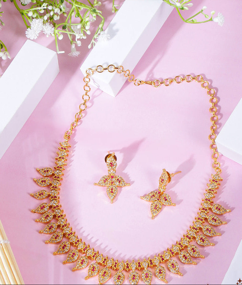 Gold and white diamond necklace